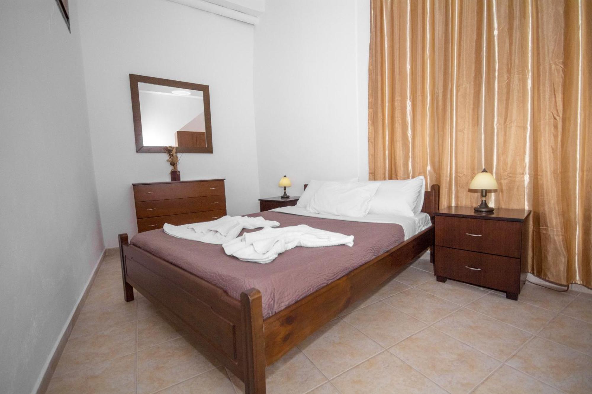 Christina Apartments Kissamos Luaran gambar
